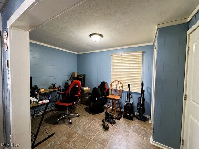 131 8th Street SW, New Philadelphia, OH 44663