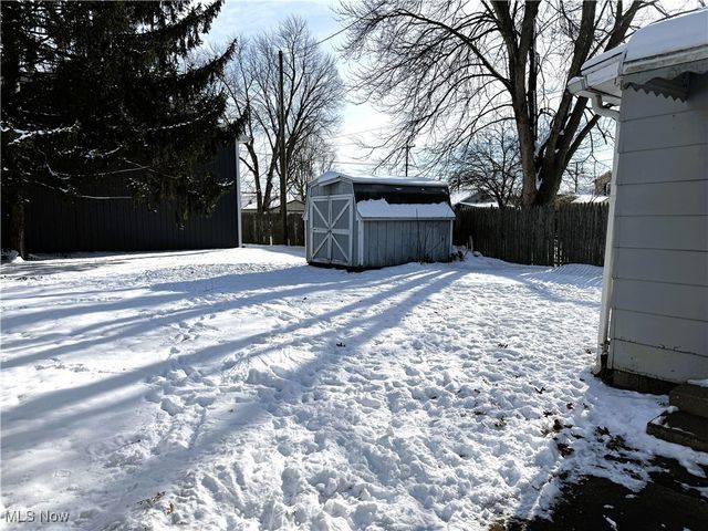 131 8th Street SW, New Philadelphia, OH 44663