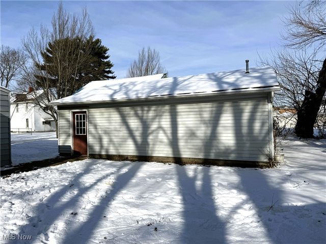 131 8th Street SW, New Philadelphia, OH 44663