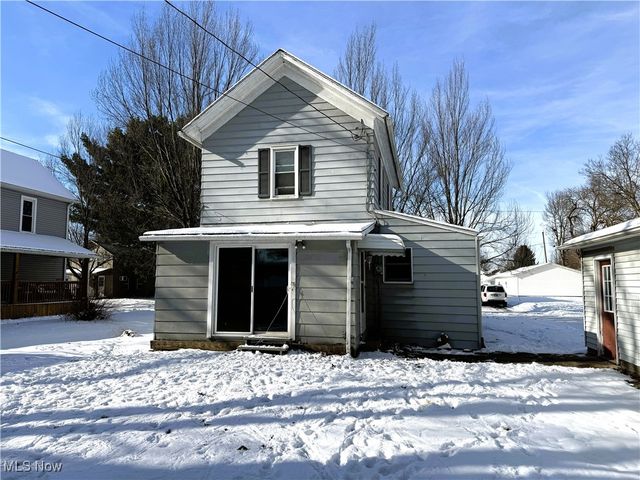 131 8th Street SW, New Philadelphia, OH 44663