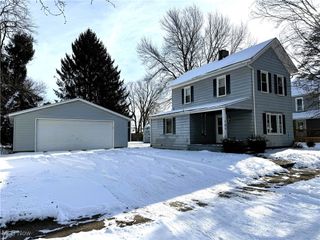 131 8th Street SW, New Philadelphia, OH 44663