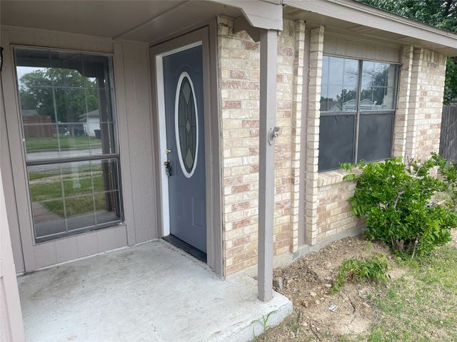 4113 Pepperbush Drive, Fort Worth, TX 76137