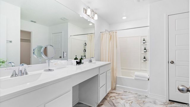 3511 Silver Set, San Antonio, TX 78245