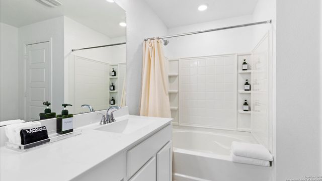 3511 Silver Set, San Antonio, TX 78245