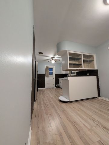 2525 WESTOVER Avenue, North Riverside, IL 60546