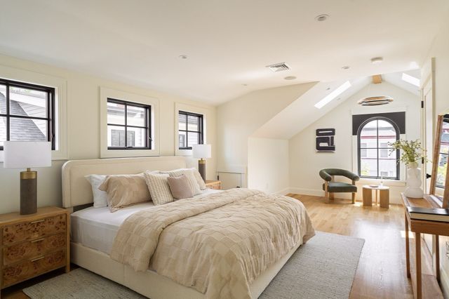11 Mt. Auburn Street 11, Cambridge, MA 02138