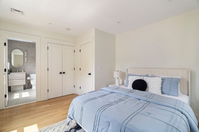 11 Mt. Auburn Street 11, Cambridge, MA 02138