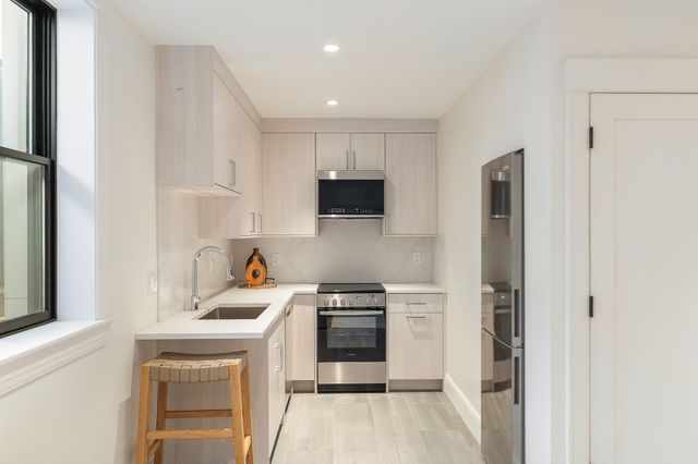 11 Mt. Auburn Street 11, Cambridge, MA 02138