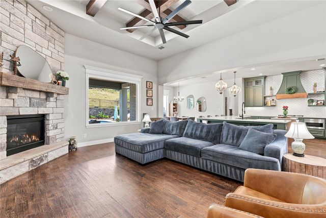 1240 Crown Valley Drive, Weatherford, TX 76087