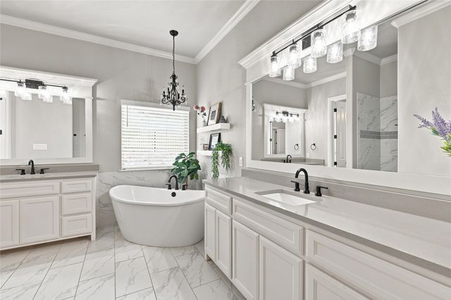 1240 Crown Valley Drive, Weatherford, TX 76087