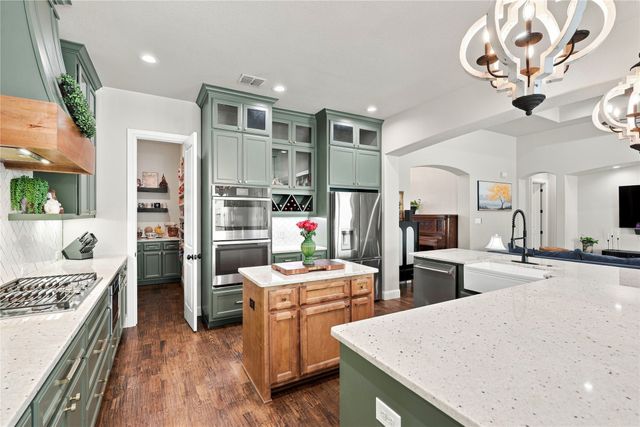 1240 Crown Valley Drive, Weatherford, TX 76087