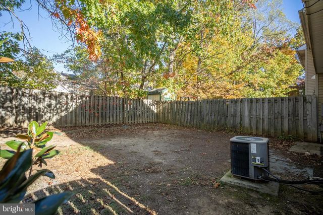 9613 DOMINION FOREST CIR, Fredericksburg, VA 22408