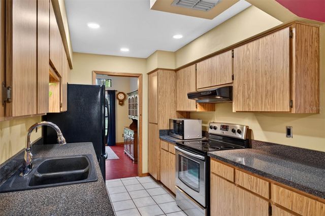 37213 PRICE DRIVE, Zephyrhills, FL 33541