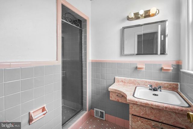 1830 TOLBUT ST, Philadelphia, PA 19152
