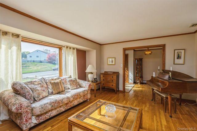 19 Heather Drive, Kings Park, NY 11754