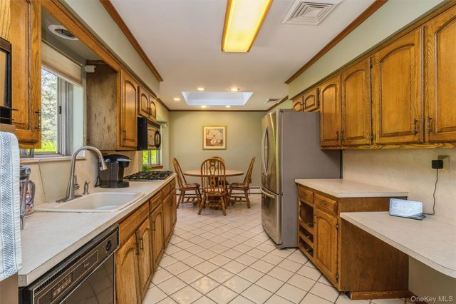 19 Heather Drive, Kings Park, NY 11754