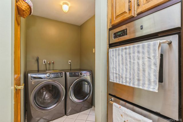 19 Heather Drive, Kings Park, NY 11754