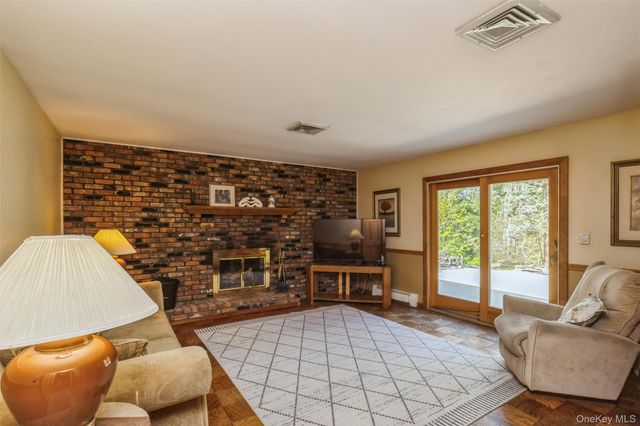 19 Heather Drive, Kings Park, NY 11754