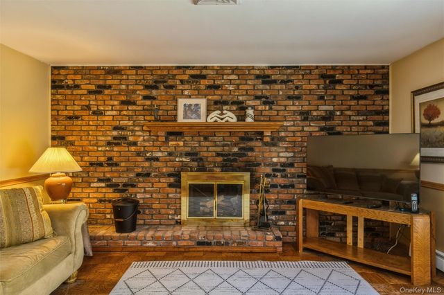 19 Heather Drive, Kings Park, NY 11754