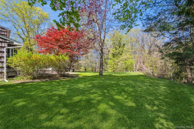 19 Heather Drive, Kings Park, NY 11754