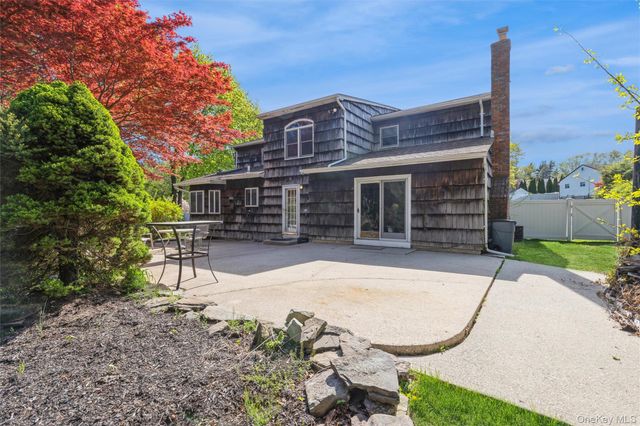 19 Heather Drive, Kings Park, NY 11754