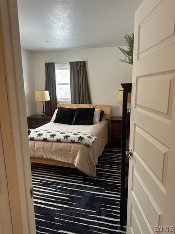 8391 Cazenovia Road, Pompey, NY 13104