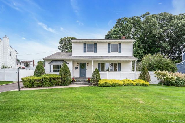 7 Tomkins Court, Commack, NY 11725