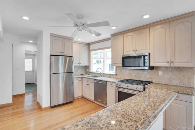 7 Tomkins Court, Commack, NY 11725