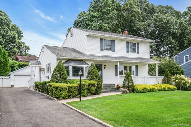 7 Tomkins Court, Commack, NY 11725