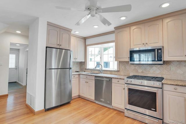 7 Tomkins Court, Commack, NY 11725