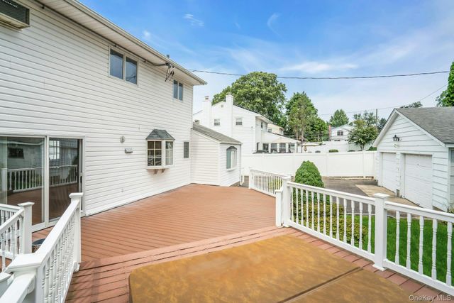 7 Tomkins Court, Commack, NY 11725