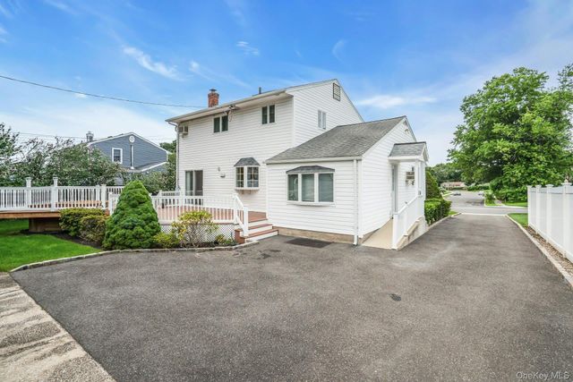 7 Tomkins Court, Commack, NY 11725