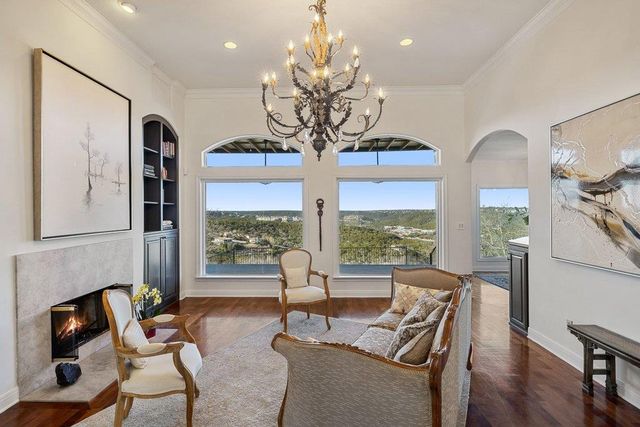 6600 W Courtyard DR, Austin, TX 78730