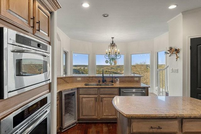 6600 W Courtyard DR, Austin, TX 78730