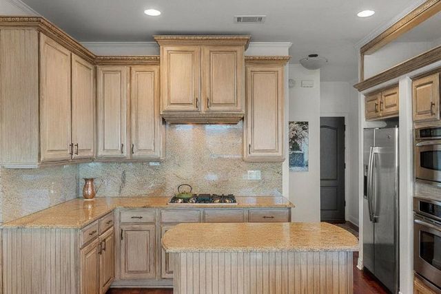 6600 W Courtyard DR, Austin, TX 78730