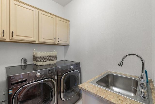 6600 W Courtyard DR, Austin, TX 78730