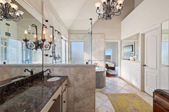 6600 W Courtyard DR, Austin, TX 78730