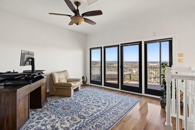 6600 W Courtyard DR, Austin, TX 78730