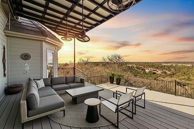 6600 W Courtyard DR, Austin, TX 78730