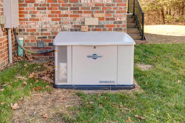 5389 E Farm Road 52, Fair Grove, MO 65648