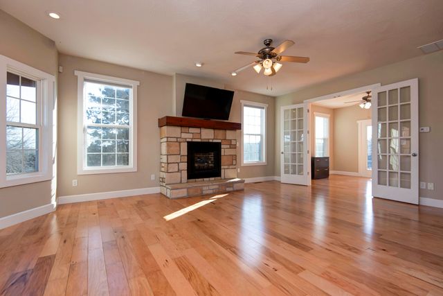 5389 E Farm Road 52, Fair Grove, MO 65648