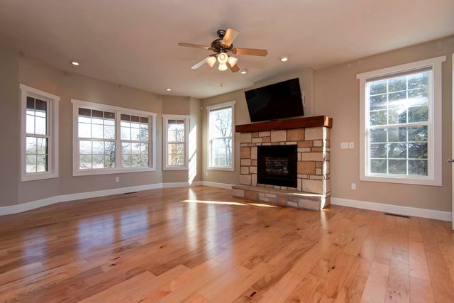 5389 E Farm Road 52, Fair Grove, MO 65648