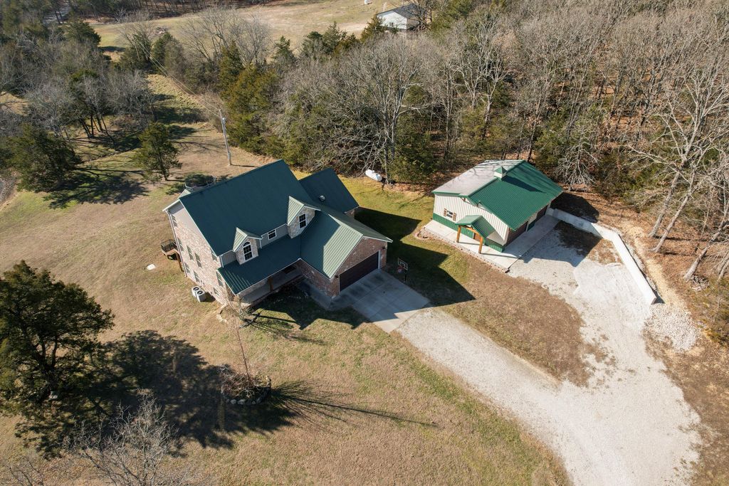 5389 E Farm Road 52, Fair Grove, MO 65648