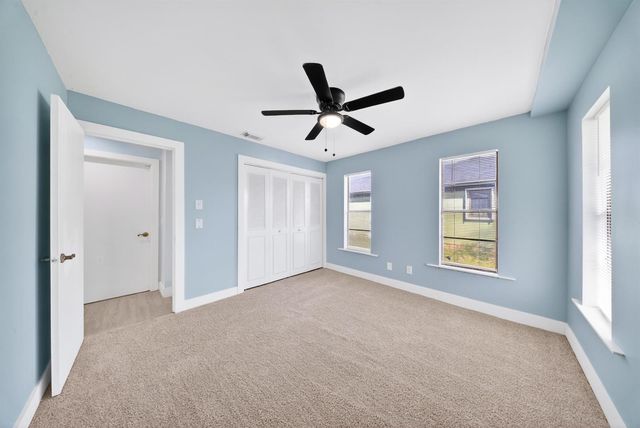 662 SE Essex Drive, Port St. Lucie, FL 34984
