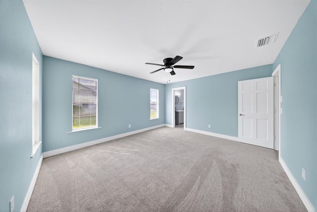 662 SE Essex Drive, Port St. Lucie, FL 34984