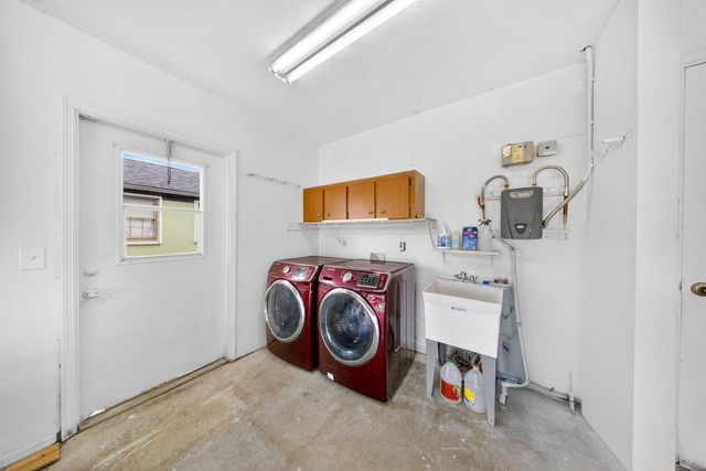 662 SE Essex Drive, Port St. Lucie, FL 34984