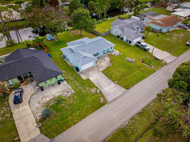 662 SE Essex Drive, Port St. Lucie, FL 34984