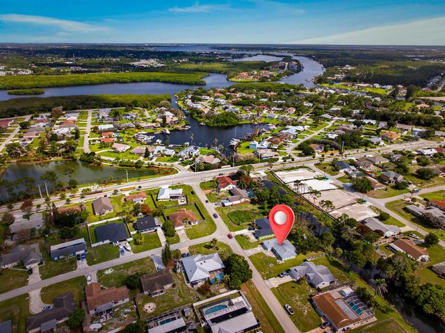 662 SE Essex Drive, Port St. Lucie, FL 34984