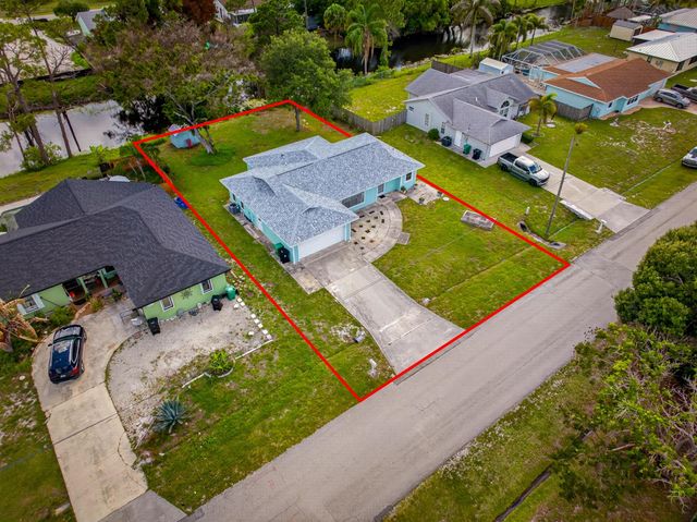 662 SE Essex Drive, Port St. Lucie, FL 34984