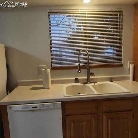 1014 Lutheran Way, Colorado Springs, CO 80915